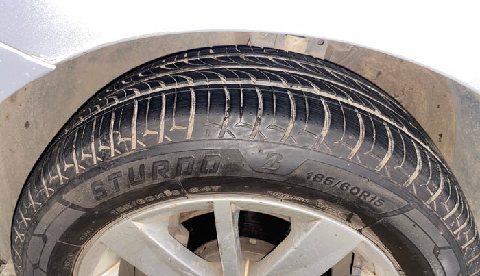 2014 Volkswagen Polo HIGHLINE1.2L, Petrol, Manual, 44,306 km, Left Front Tyre Tread