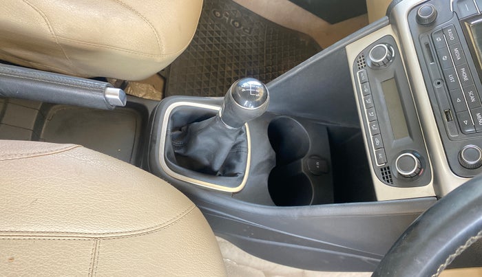 2014 Volkswagen Polo HIGHLINE1.2L, Petrol, Manual, 44,306 km, Gear Lever