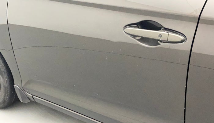 2018 Honda Amaze 1.5L I-DTEC V CVT, Diesel, Automatic, 90,687 km, Front passenger door - Slightly dented