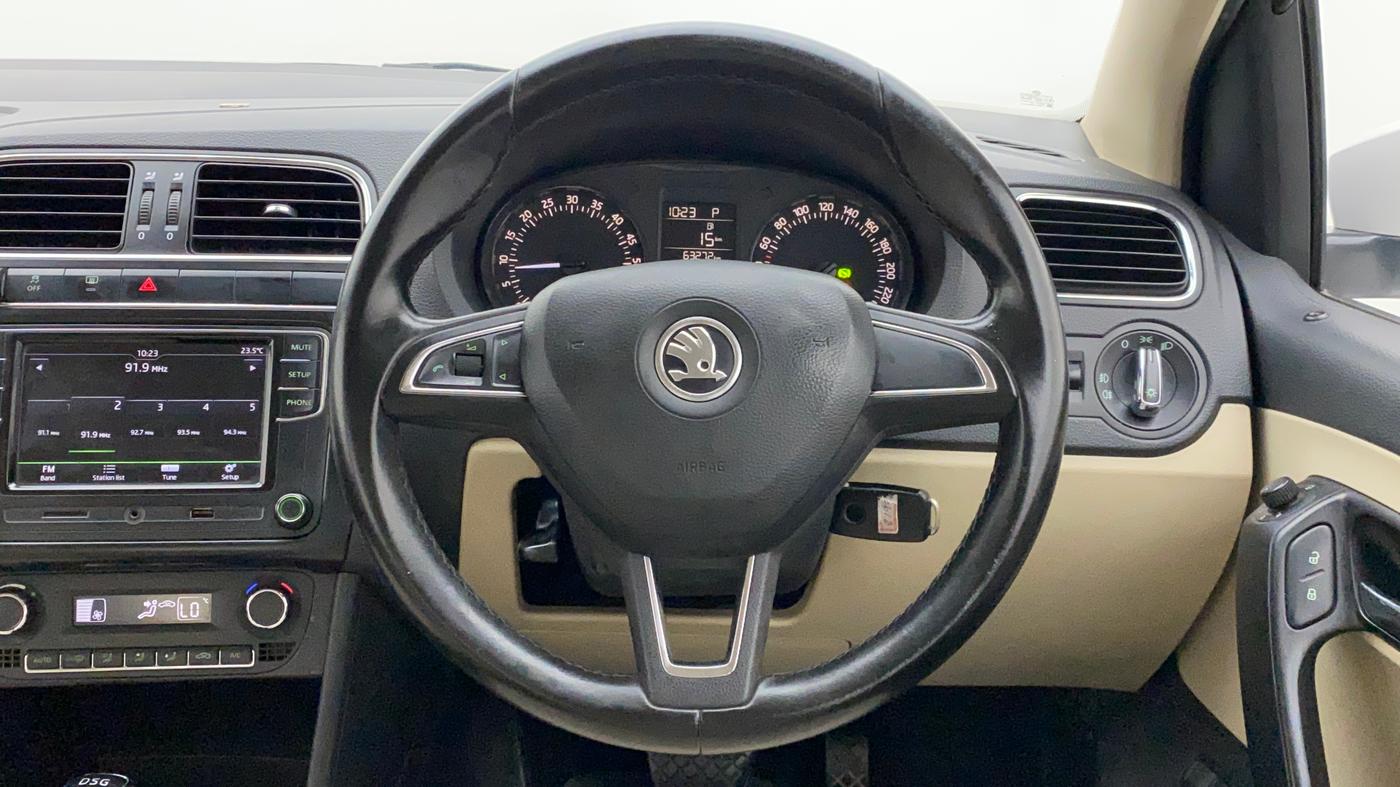 2017 Skoda Rapid STYLE 1.5 TDI AT, Diesel, Automatic, 63,272 km, Steering Wheel Close Up