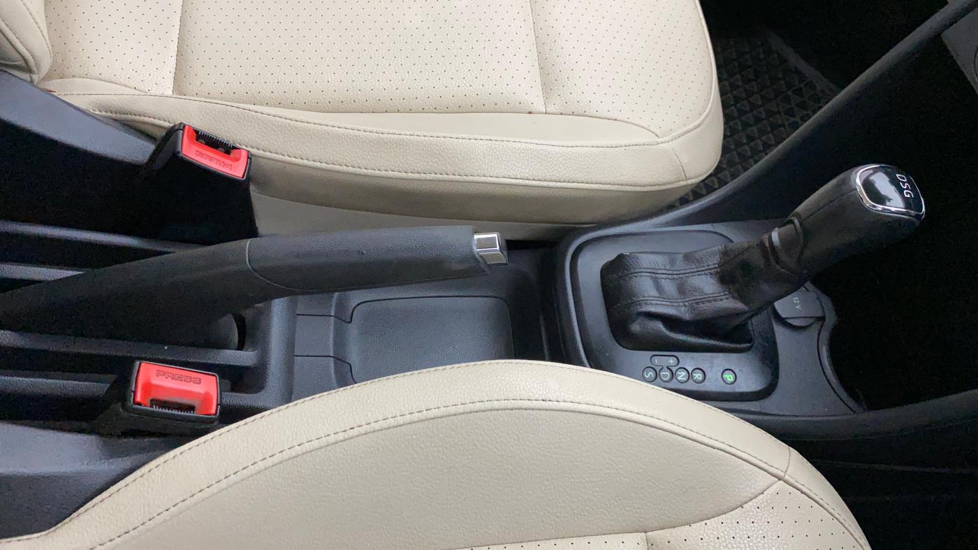 2017 Skoda Rapid STYLE 1.5 TDI AT, Diesel, Automatic, 63,272 km, Gear Lever