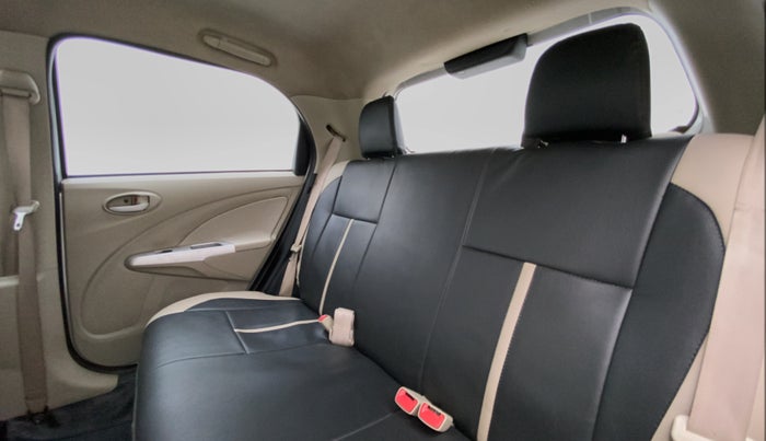 2016 Toyota Etios Liva D 4D VD, Diesel, Manual, 74,235 km, Right Side Rear Door Cabin