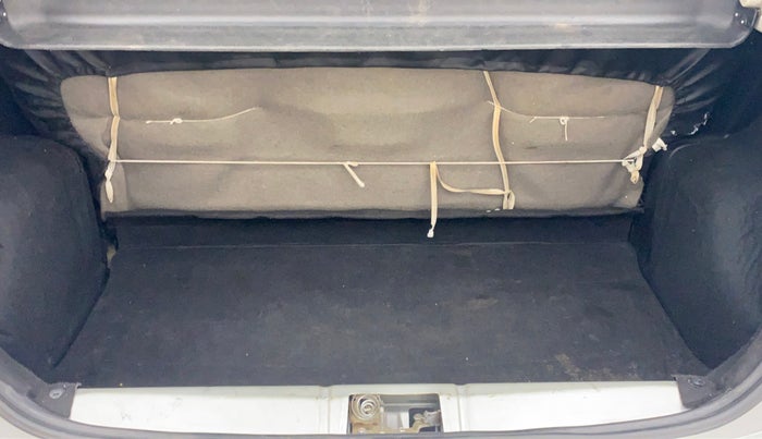 2016 Toyota Etios Liva D 4D VD, Diesel, Manual, 74,235 km, Boot Inside