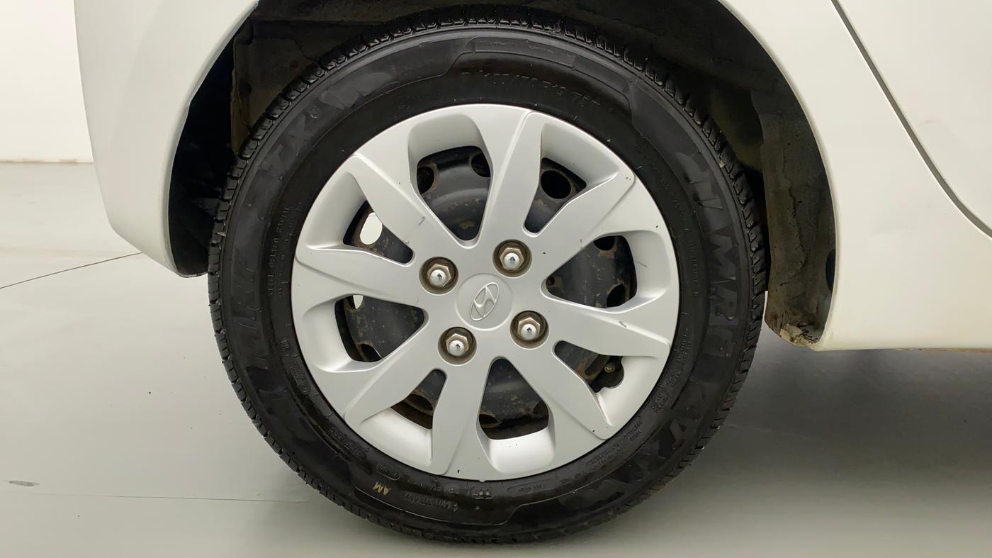 2018 Hyundai Eon MAGNA PLUS, Petrol, Manual, 30,989 km, Right Rear Wheel