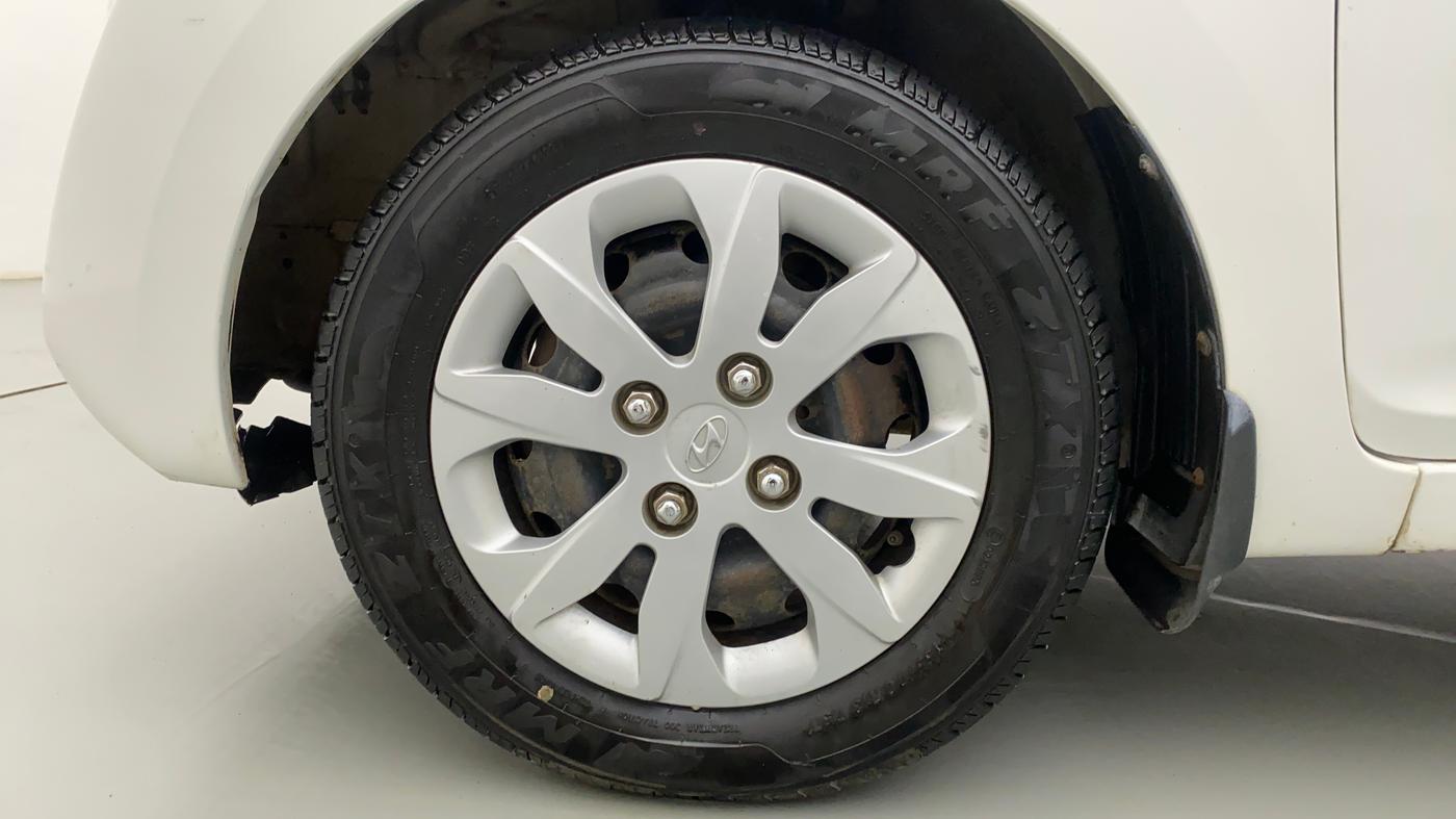 2018 Hyundai Eon MAGNA PLUS, Petrol, Manual, 30,989 km, Left Front Wheel