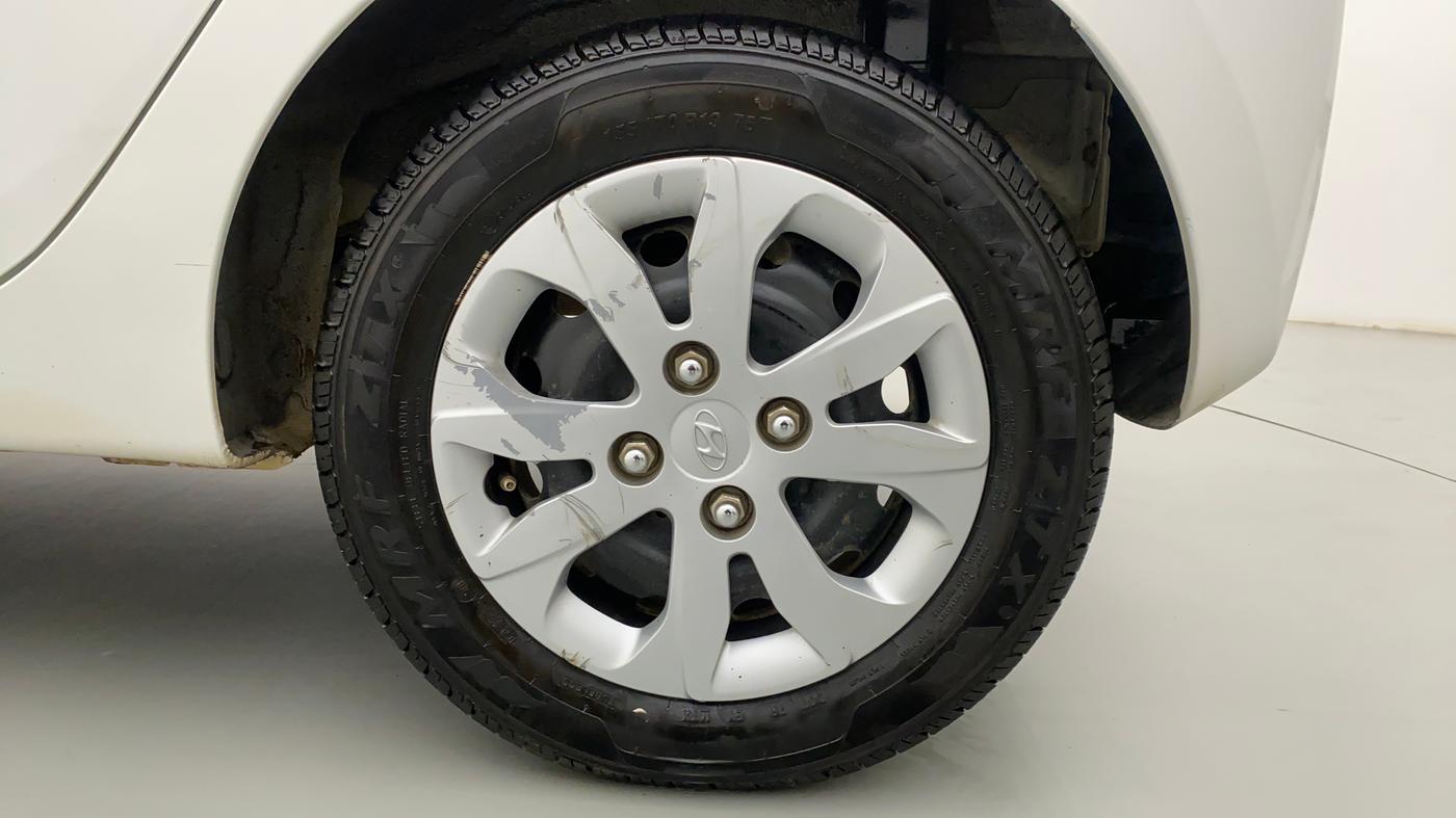 2018 Hyundai Eon MAGNA PLUS, Petrol, Manual, 30,989 km, Left Rear Wheel