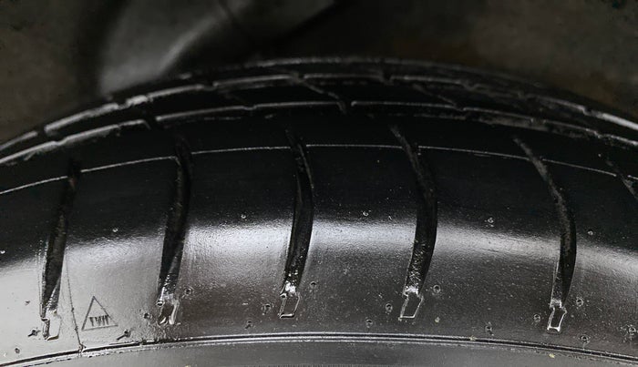 2013 Hyundai i10 MAGNA 1.2, Petrol, Manual, 37,291 km, Left Rear Tyre Tread