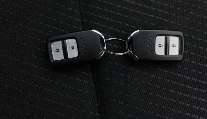 2017 Honda WR-V 1.5L I-DTEC VX MT, Diesel, Manual, 57,974 km, Key Close Up