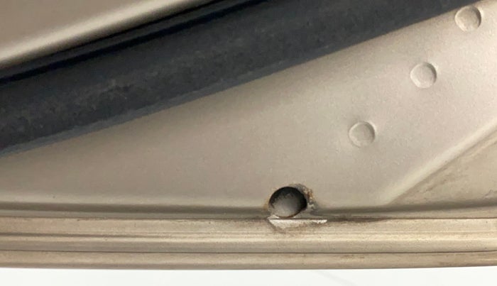 2013 Maruti Ertiga ZDI, Diesel, Manual, 61,948 km, Right rear door - Slightly rusted
