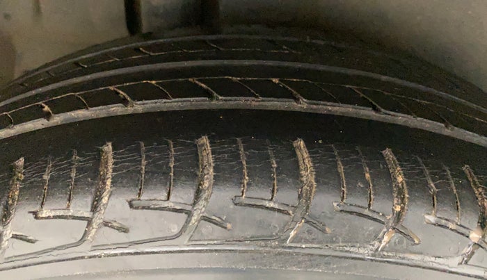 2013 Maruti Ertiga ZDI, Diesel, Manual, 61,948 km, Right Rear Tyre Tread