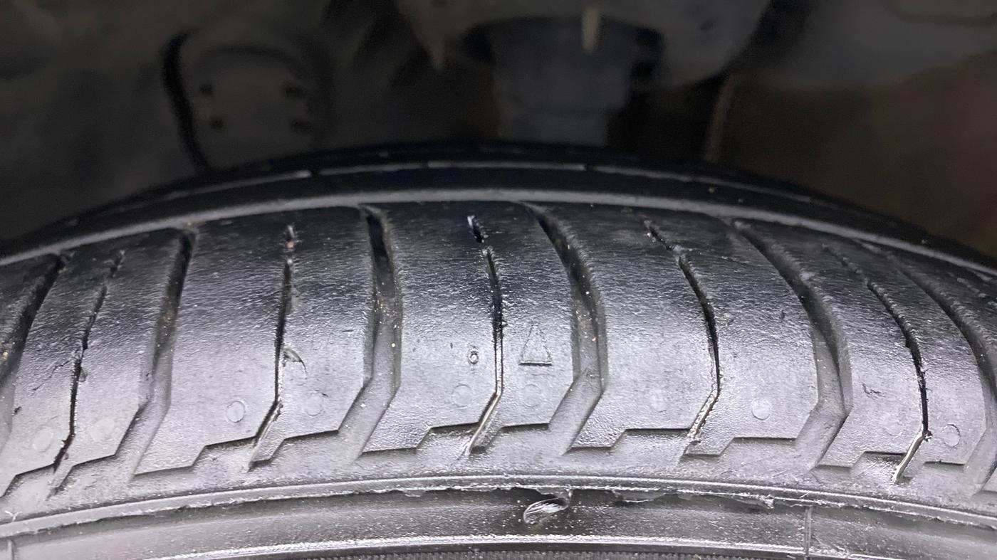 2021 Hyundai NEW I20 ASTA (O) 1.0 TURBO GDI DCT, Petrol, Automatic, 18,015 km, Left Front Tyre Tread