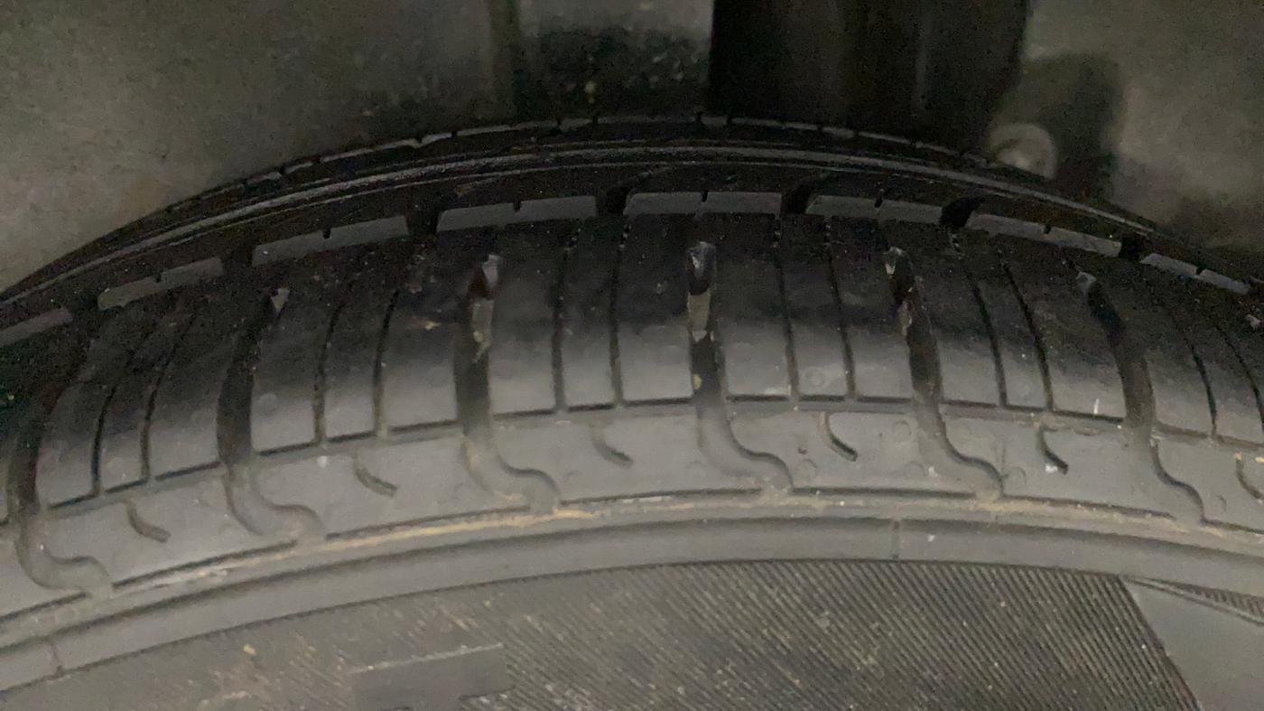 2016 Maruti Ertiga VDI SHVS, Diesel, Manual, 62,105 km, Left Rear Tyre Tread