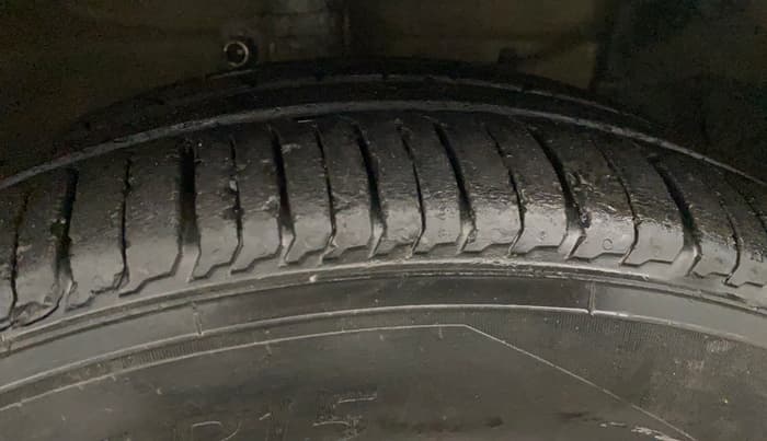 2016 Maruti Ertiga VDI SHVS, Diesel, Manual, 62,105 km, Right Front Tyre Tread