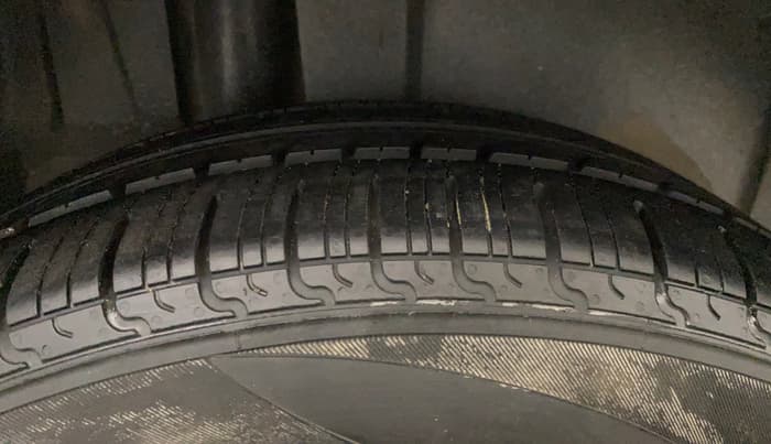 2016 Maruti Ertiga VDI SHVS, Diesel, Manual, 62,105 km, Right Rear Tyre Tread
