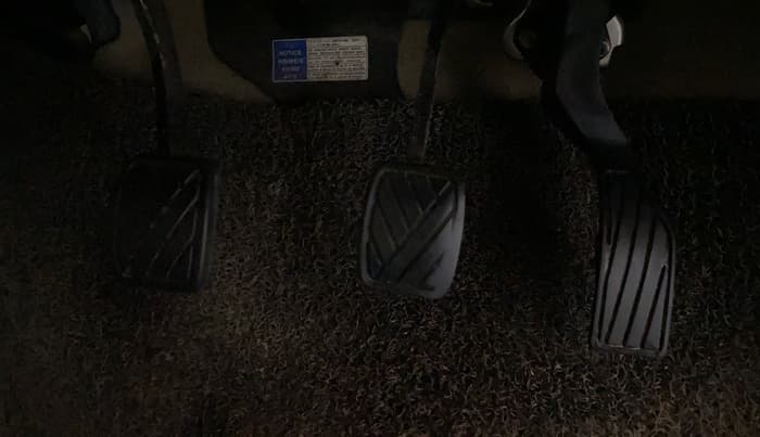 2016 Maruti Ertiga VDI SHVS, Diesel, Manual, 62,105 km, Pedals