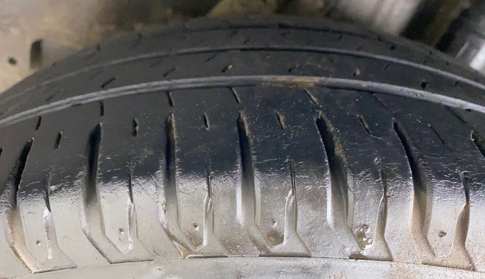 2016 Honda City V MT PETROL, CNG, Manual, 88,187 km, Left Rear Tyre Tread