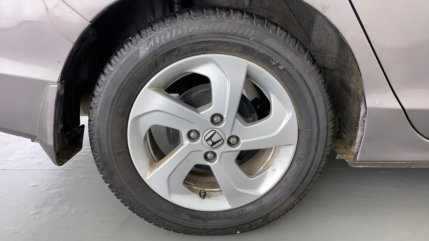 2016 Honda City V MT PETROL, CNG, Manual, 88,187 km, Right Rear Wheel
