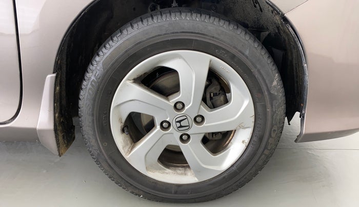 2016 Honda City V MT PETROL, CNG, Manual, 88,187 km, Right Front Wheel