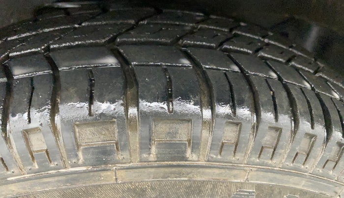 2020 Maruti Eeco TOUR V 5 SEATER CNG, CNG, Manual, 9,193 km, Left Front Tyre Tread