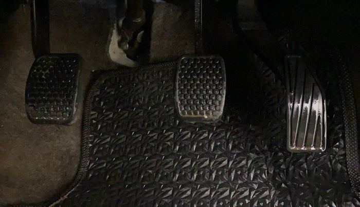 2018 Maruti Alto 800 LXI, Petrol, Manual, 46,506 km, Pedals