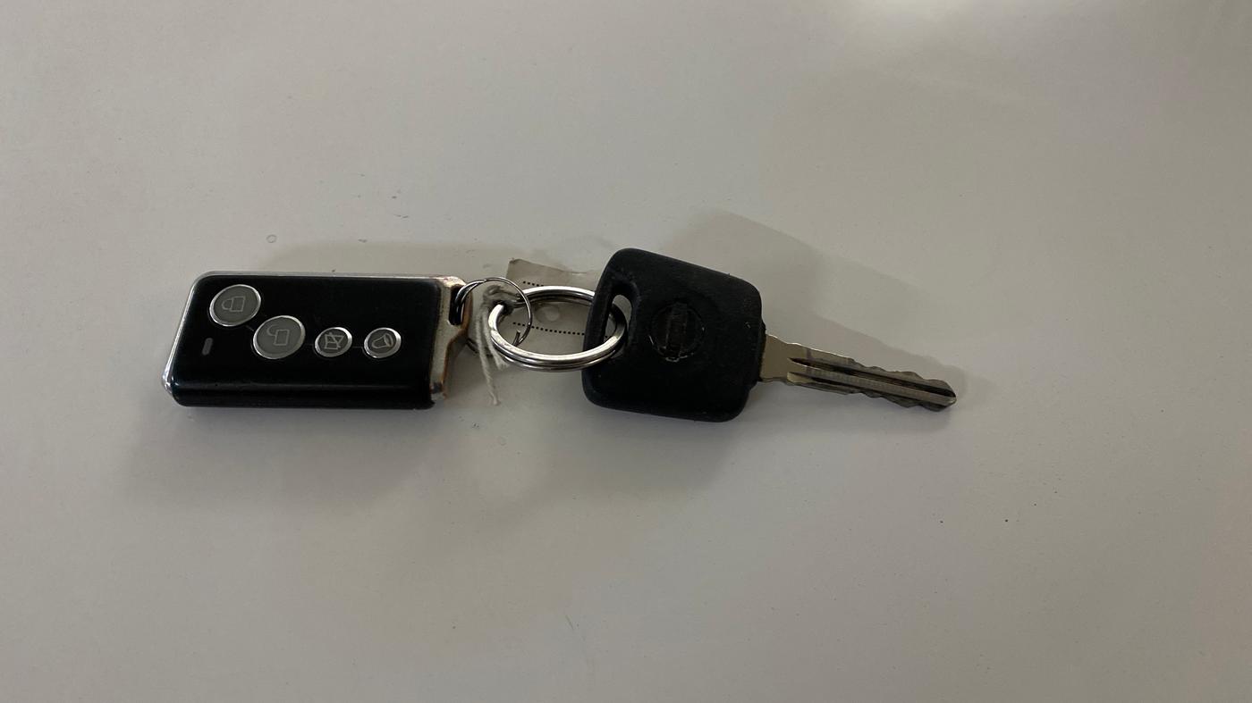 2024 Nissan MAGNITE XE, Petrol, Manual, 40,703 km, Key Close Up