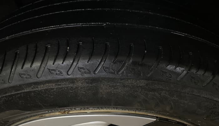 2024 Nissan MAGNITE XE, Petrol, Manual, 40,703 km, Right Rear Tyre Tread