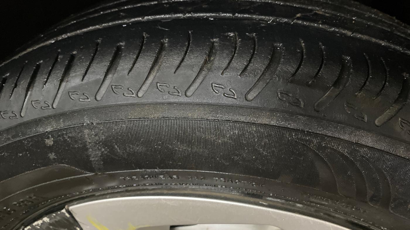2024 Nissan MAGNITE XE, Petrol, Manual, 40,703 km, Right Front Tyre Tread