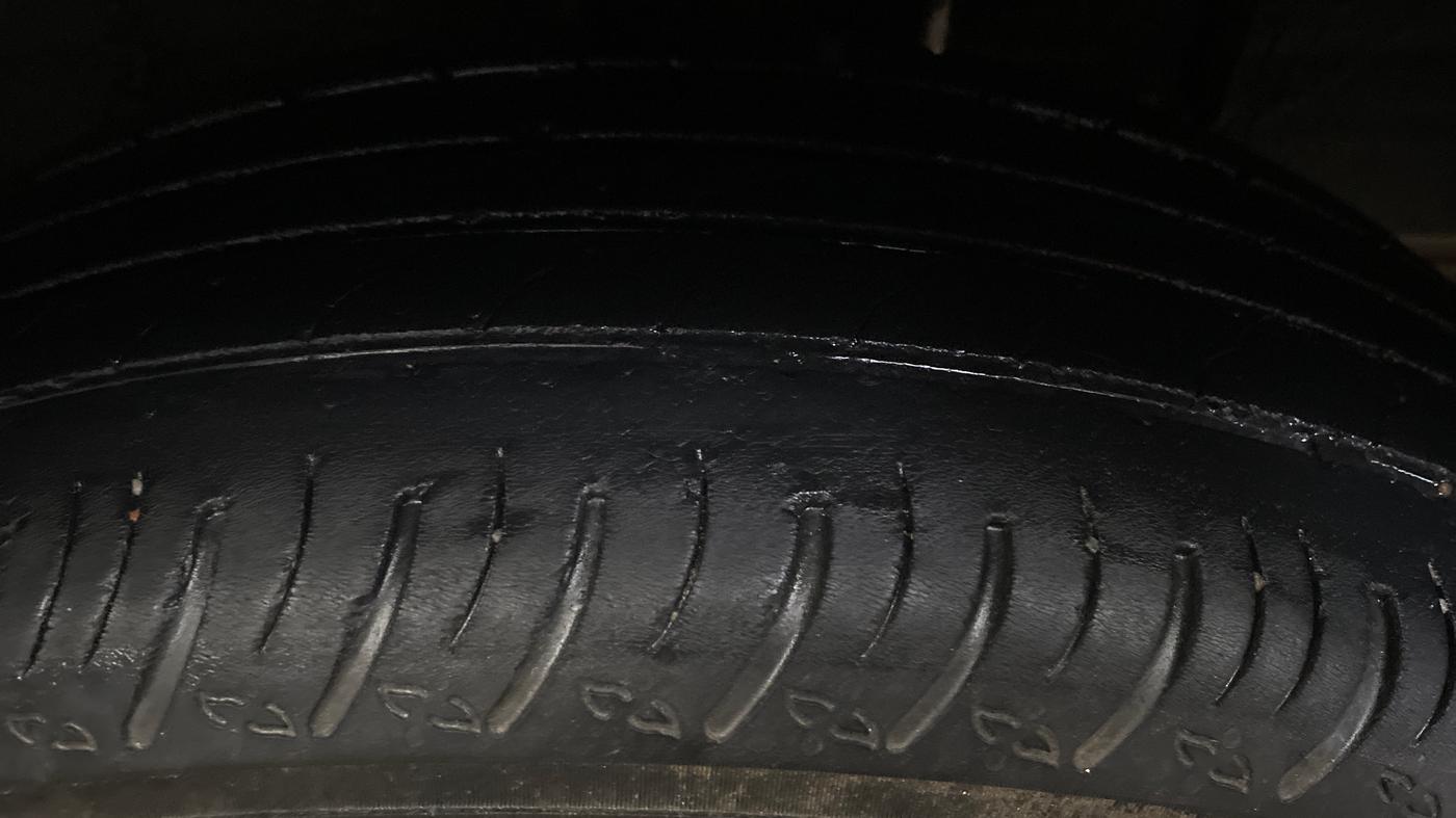 2024 Nissan MAGNITE XE, Petrol, Manual, 40,703 km, Left Rear Tyre Tread