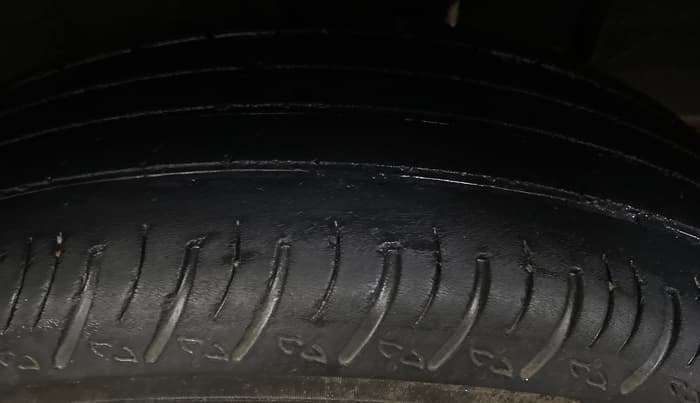 2024 Nissan MAGNITE XE, Petrol, Manual, 40,703 km, Left Rear Tyre Tread