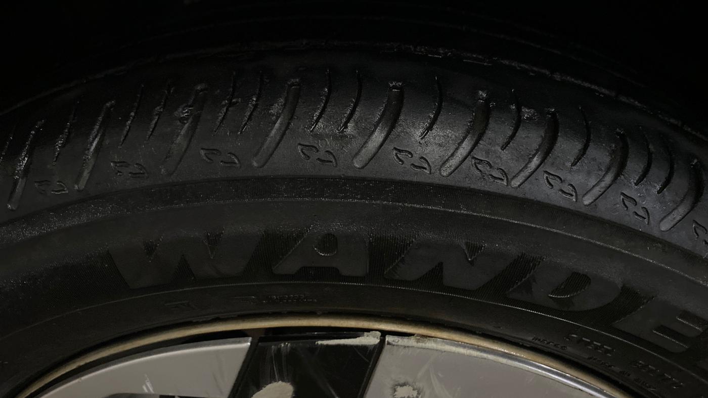 2024 Nissan MAGNITE XE, Petrol, Manual, 40,703 km, Left Front Tyre Tread