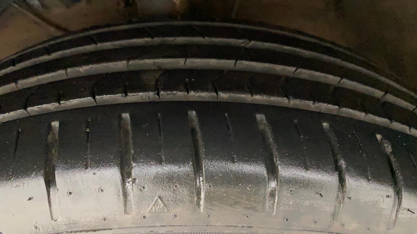 2023 Toyota Glanza V AMT, Petrol, Automatic, 7,834 km, Left Front Tyre Tread