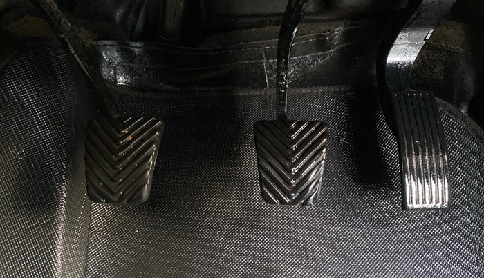 2023 Hyundai VENUE S 1.2, CNG, Manual, 80,351 km, Pedals