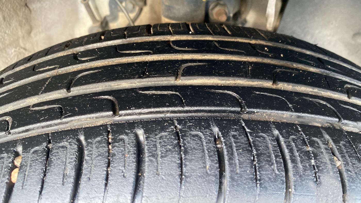 2023 Hyundai VENUE S 1.2, CNG, Manual, 80,351 km, Right Front Tyre Tread