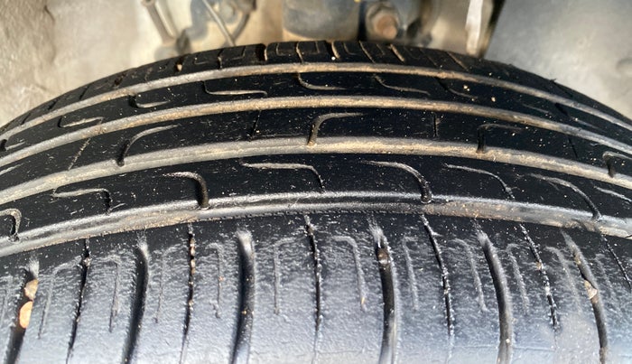 2023 Hyundai VENUE S 1.2, CNG, Manual, 80,351 km, Right Front Tyre Tread