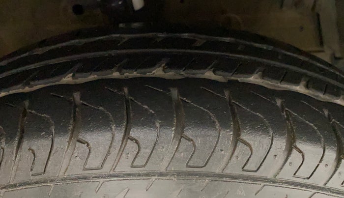 2013 Maruti Swift VDI, Diesel, Manual, 22,383 km, Right Front Tyre Tread