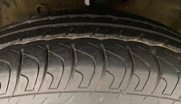 2013 Maruti Swift VDI, Diesel, Manual, 22,383 km, Left Front Tyre Tread
