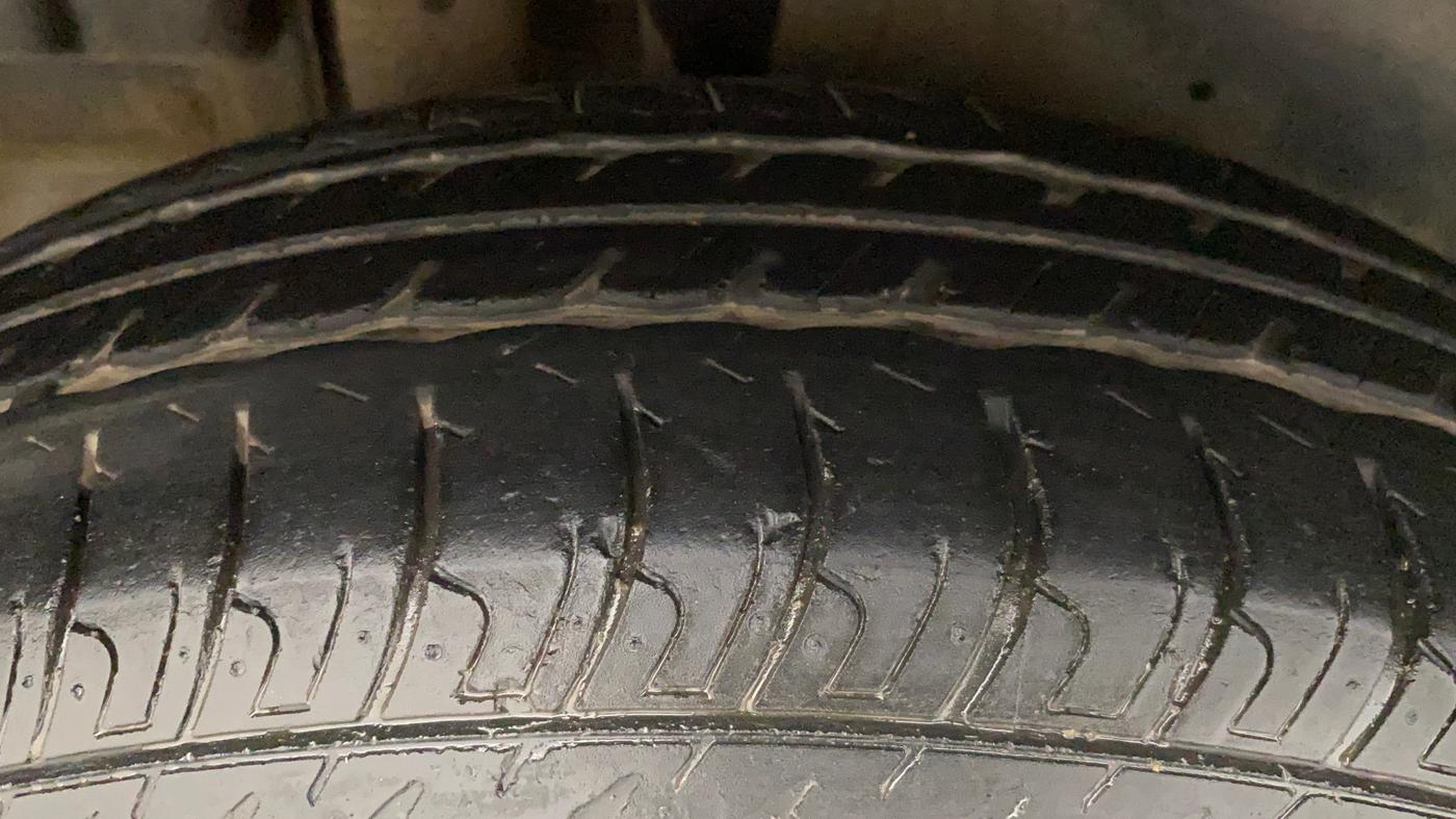 2013 Maruti Swift VDI, Diesel, Manual, 22,383 km, Right Rear Tyre Tread