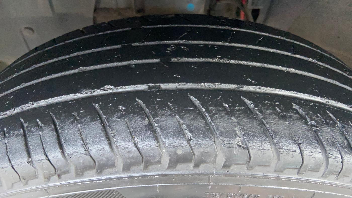 2023 Renault Kiger RXZ MT, Petrol, Manual, 33,873 km, Left Front Tyre Tread