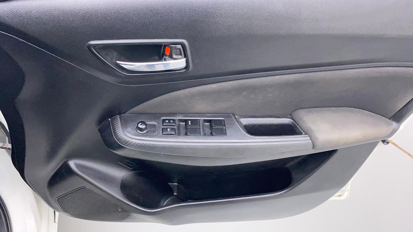 2018 Maruti Swift VXI, Petrol, Manual, 64,568 km, Driver Side Door Panels Control
