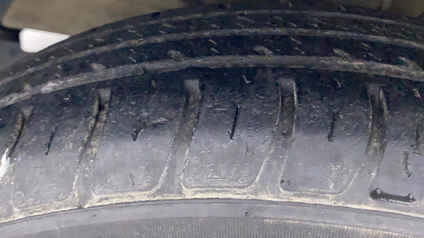 2018 Maruti Swift VXI, Petrol, Manual, 64,568 km, Left Front Tyre Tread