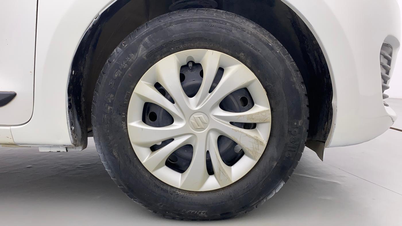 2018 Maruti Swift VXI, Petrol, Manual, 64,568 km, Right Front Wheel