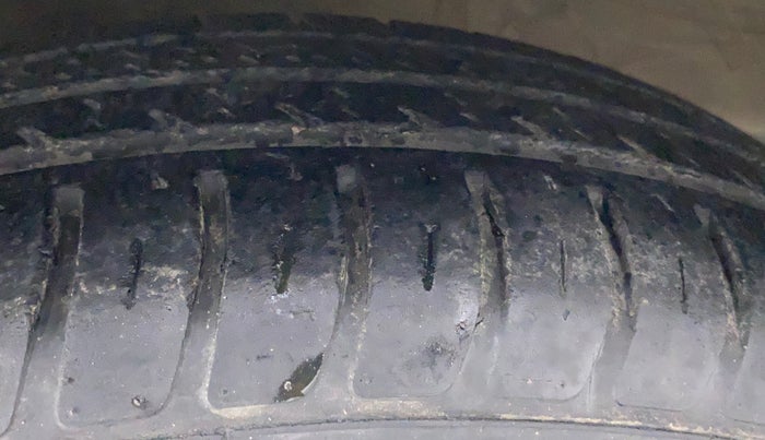 2018 Maruti Swift VXI, Petrol, Manual, 64,568 km, Right Rear Tyre Tread