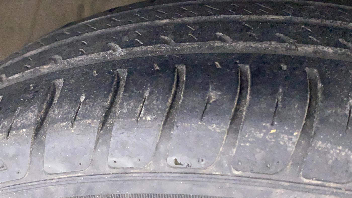 2018 Maruti Swift VXI, Petrol, Manual, 64,568 km, Right Front Tyre Tread
