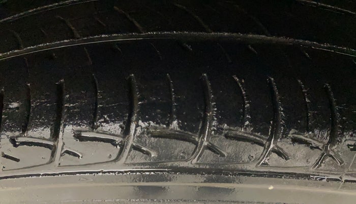 2013 Honda Brio EX MT, Petrol, Manual, 39,047 km, Right Front Tyre Tread