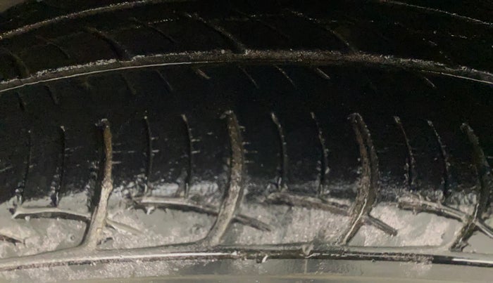 2013 Honda Brio EX MT, Petrol, Manual, 39,047 km, Left Front Tyre Tread