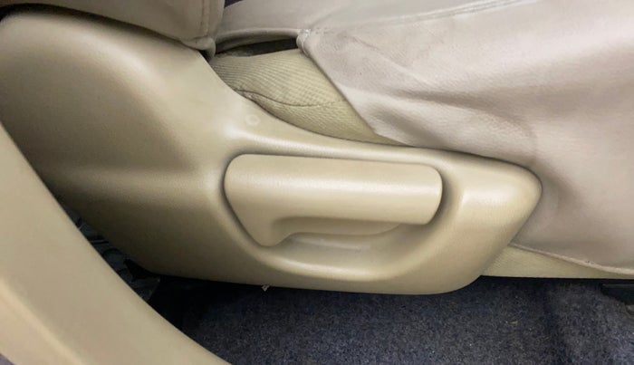 2013 Honda Brio EX MT, Petrol, Manual, 39,047 km, Driver Side Adjustment Panel