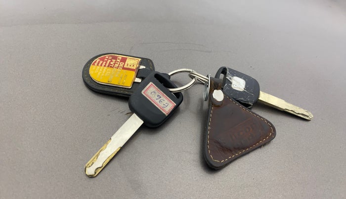 2013 Honda Brio EX MT, Petrol, Manual, 39,047 km, Key Close Up