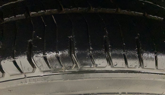 2013 Honda Brio EX MT, Petrol, Manual, 39,047 km, Right Rear Tyre Tread