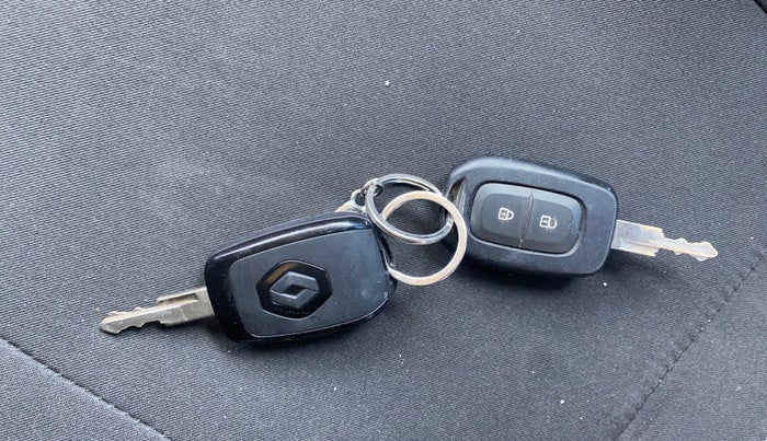 2022 Renault Kwid CLIMBER 1.0 AMT (O), Petrol, Automatic, 15,215 km, Key Close Up