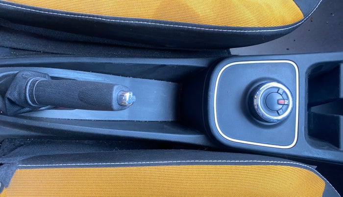 2022 Renault Kwid CLIMBER 1.0 AMT (O), Petrol, Automatic, 15,215 km, Gear Lever